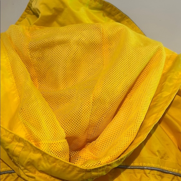 Coleman Yellow and Black Raincoat with Water-Resistant Material - Picture 12 of 16